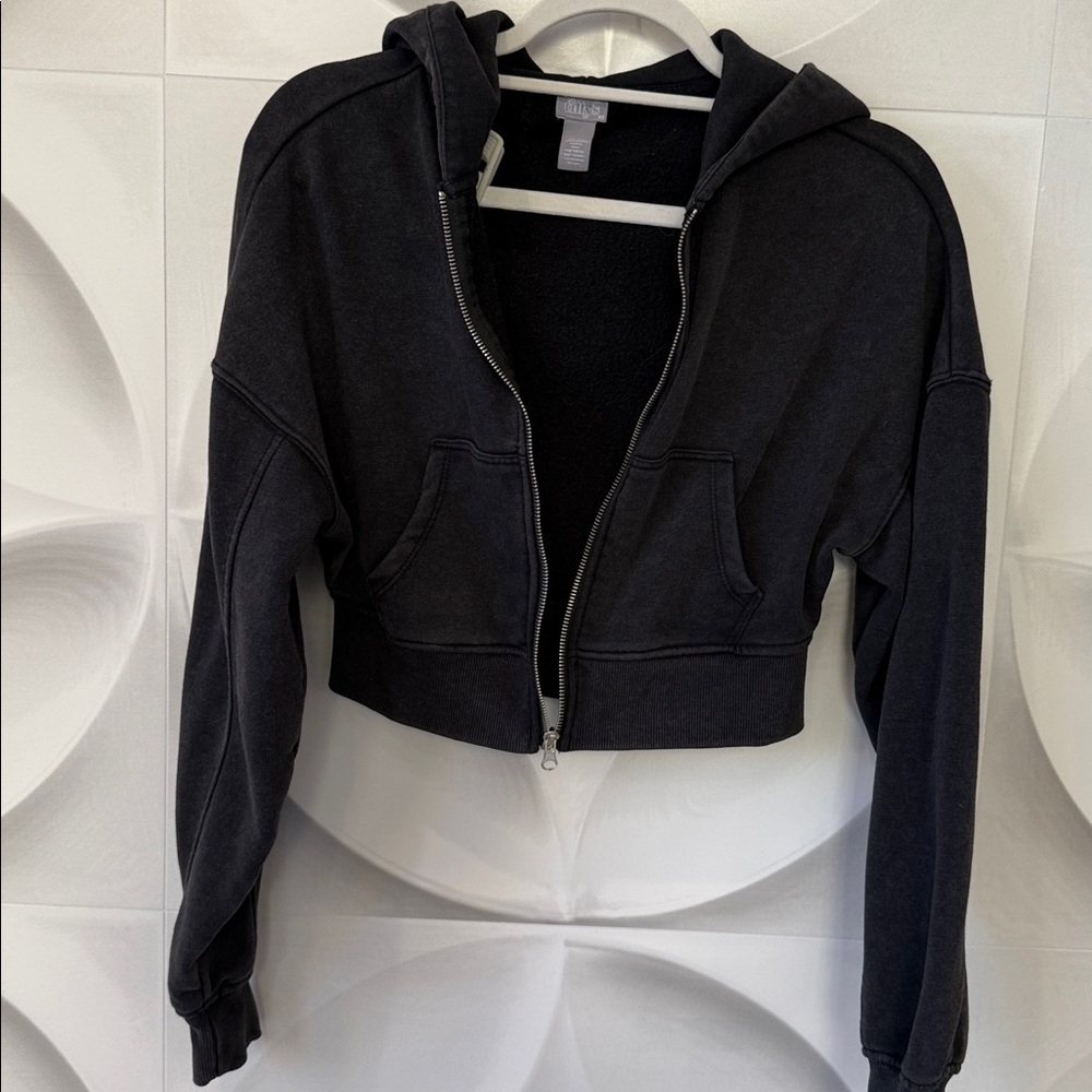 Tilly’s Black Faded Hoodie Zip-Up - Picture 5 of 9